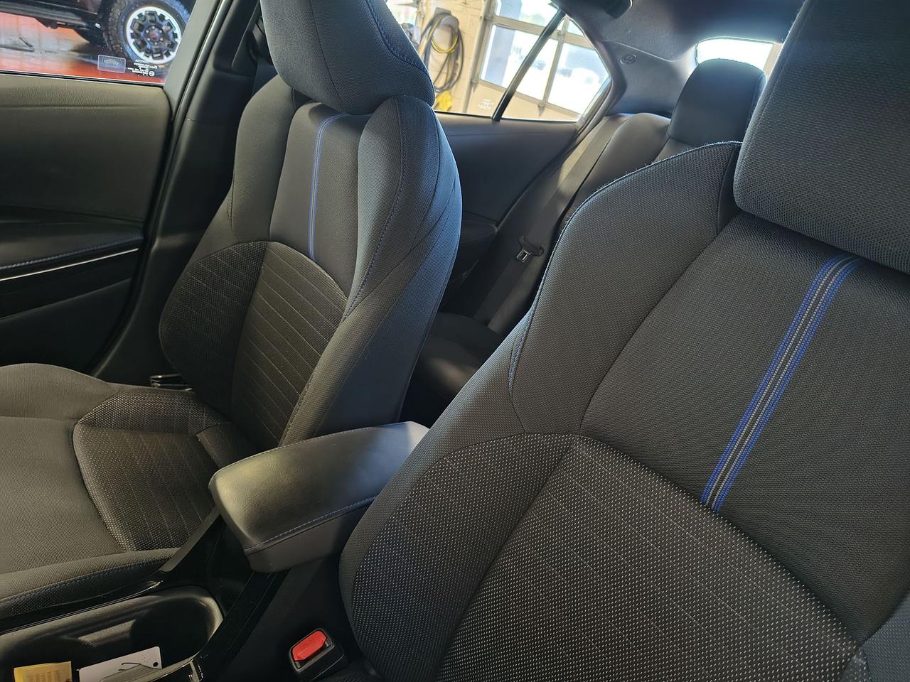 2020 Toyota Corolla SE Photo0