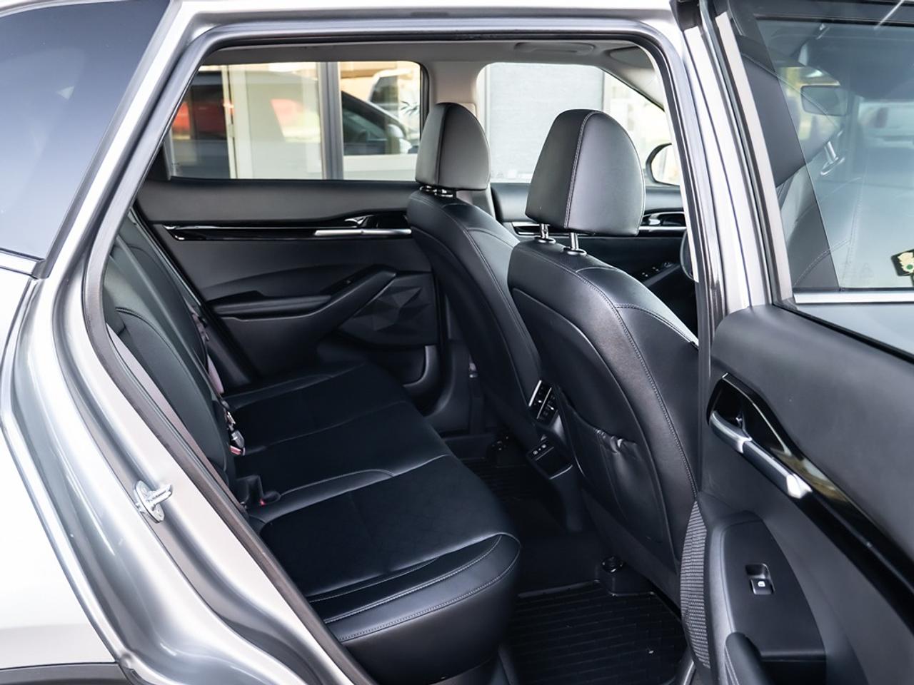 2025 Kia Seltos EX AWD Photo19