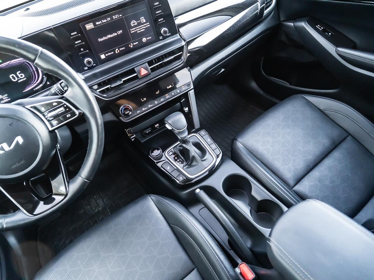 2025 Kia Seltos EX AWD Photo10