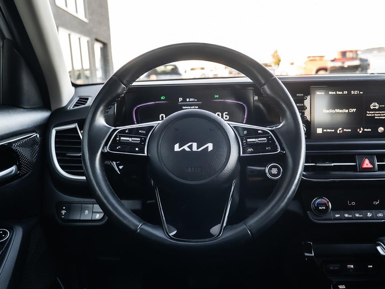 2025 Kia Seltos EX AWD Photo33