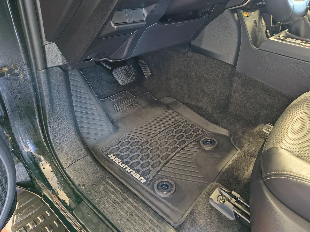 2025 Toyota 4Runner HYBRID Photo0