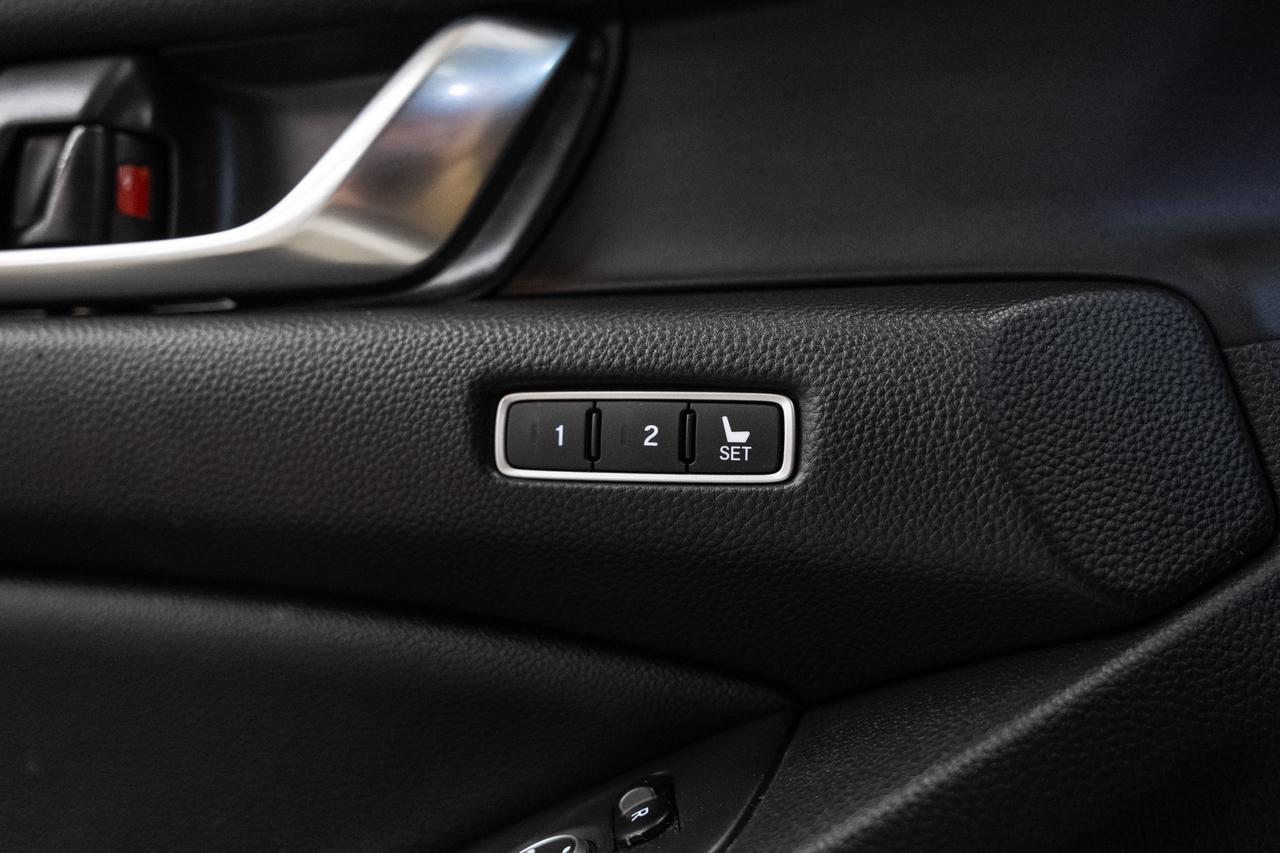 2020 Honda Accord TOURING | Nav | Leather | Sunroof | BSM | CarPlay
