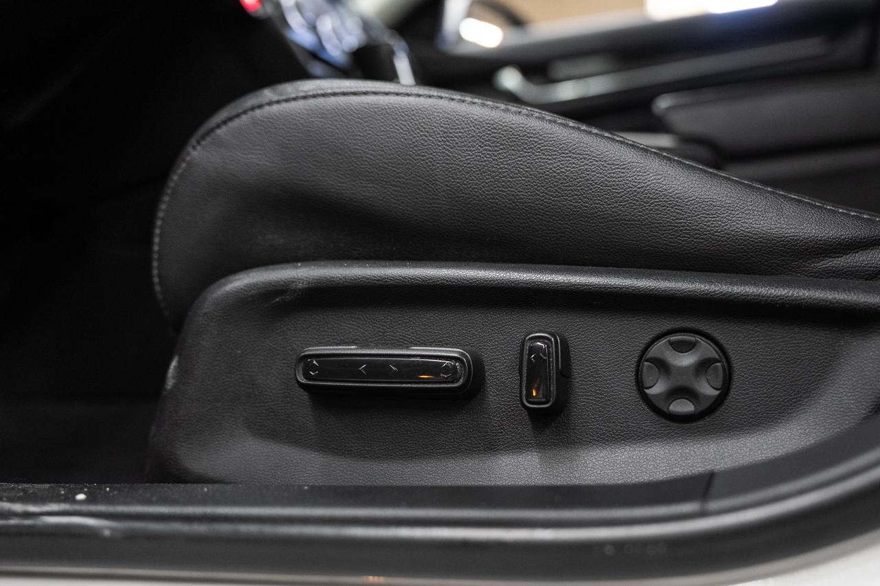 2020 Honda Accord TOURING | Nav | Leather | Sunroof | BSM | CarPlay Photo