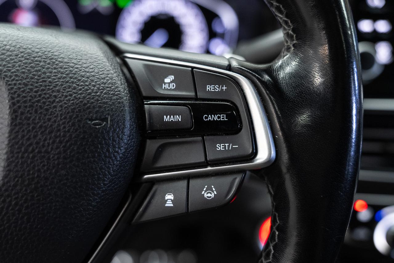 2020 Honda Accord TOURING | Nav | Leather | Sunroof | BSM | CarPlay Photo