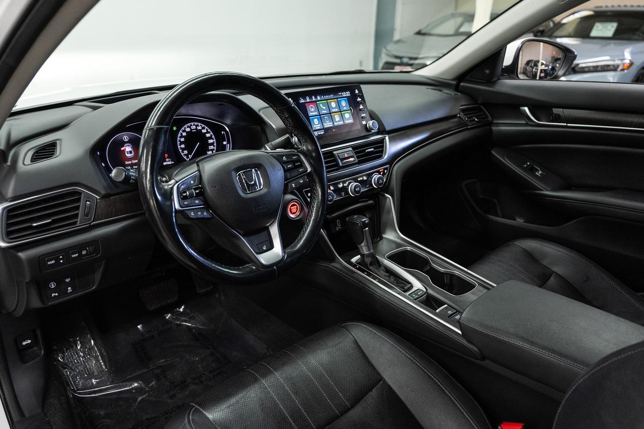 2020 Honda Accord TOURING | Nav | Leather | Sunroof | BSM | CarPlay Photo