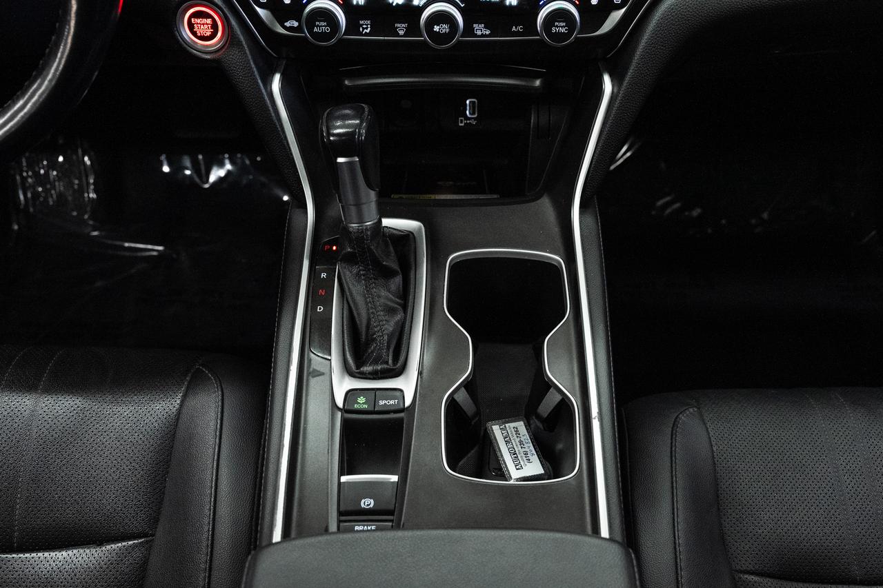 2020 Honda Accord TOURING | Nav | Leather | Sunroof | BSM | CarPlay Photo