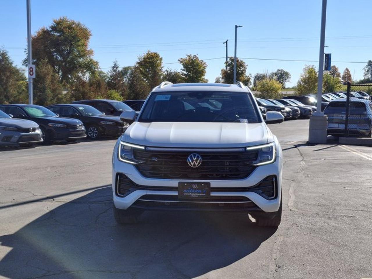 2024 Volkswagen Atlas Execline R-Line AWD | Leather | Sunroof | Nav | HUD | 360 Camera | Adaptive Cruise | and More ! Photo