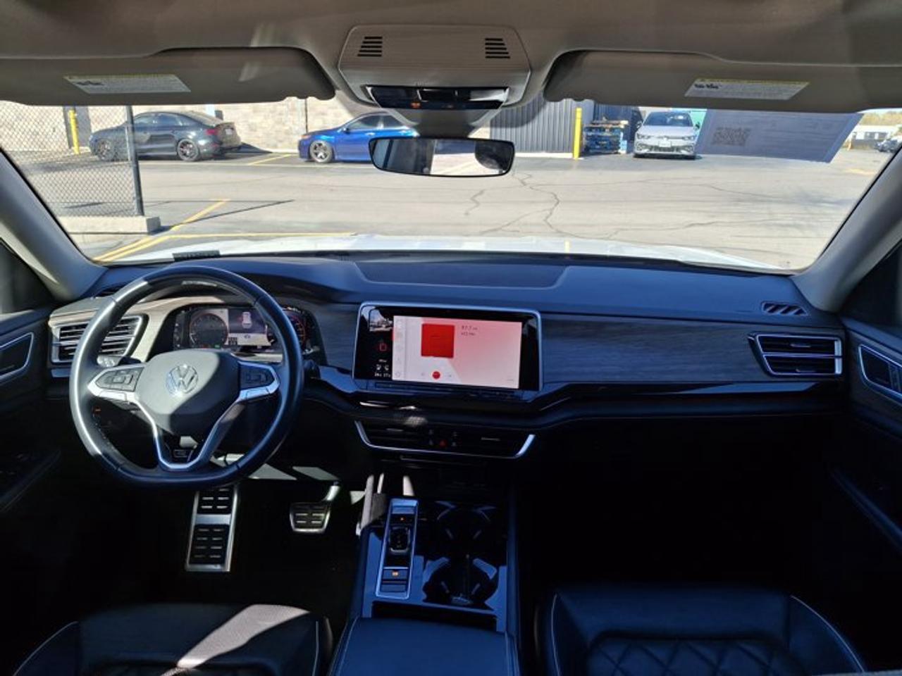 2024 Volkswagen Atlas Execline R-Line AWD | Leather | Sunroof | Nav | HUD | 360 Camera | Adaptive Cruise | and More ! Photo