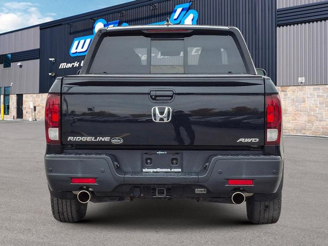 2021 Honda Ridgeline Black Edition AWD | Leather | Sunroof | Nav | Radar Cruise | Cooled + Heated Seats | and More ! Photo