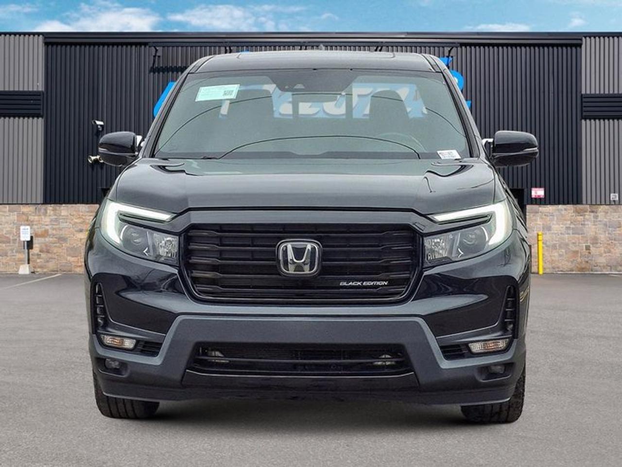 2021 Honda Ridgeline Black Edition AWD | Leather | Sunroof | Nav | Radar Cruise | Cooled + Heated Seats | and More ! Photo