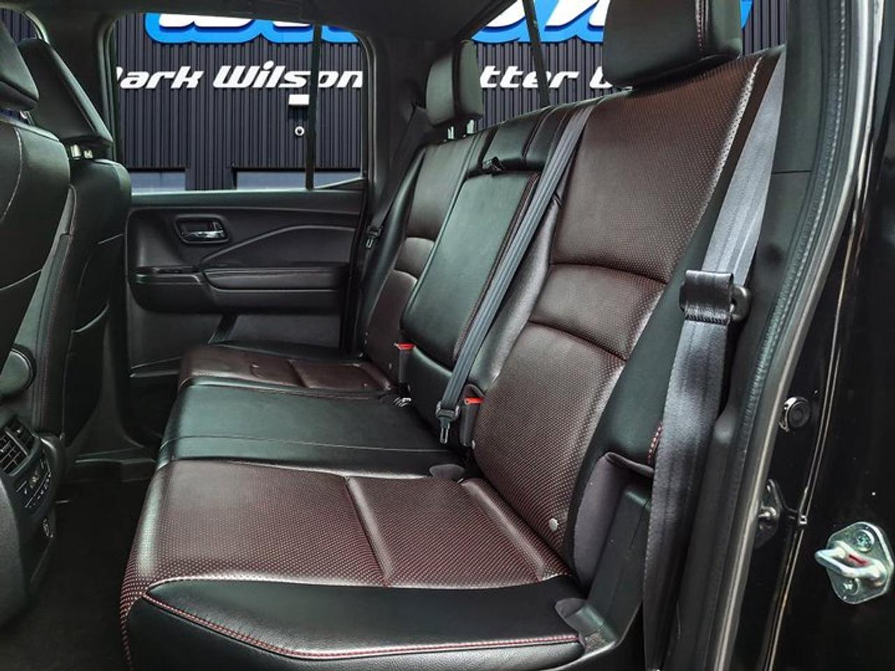 2021 Honda Ridgeline Black Edition AWD | Leather | Sunroof | Nav | Radar Cruise | Cooled + Heated Seats | and More ! Photo