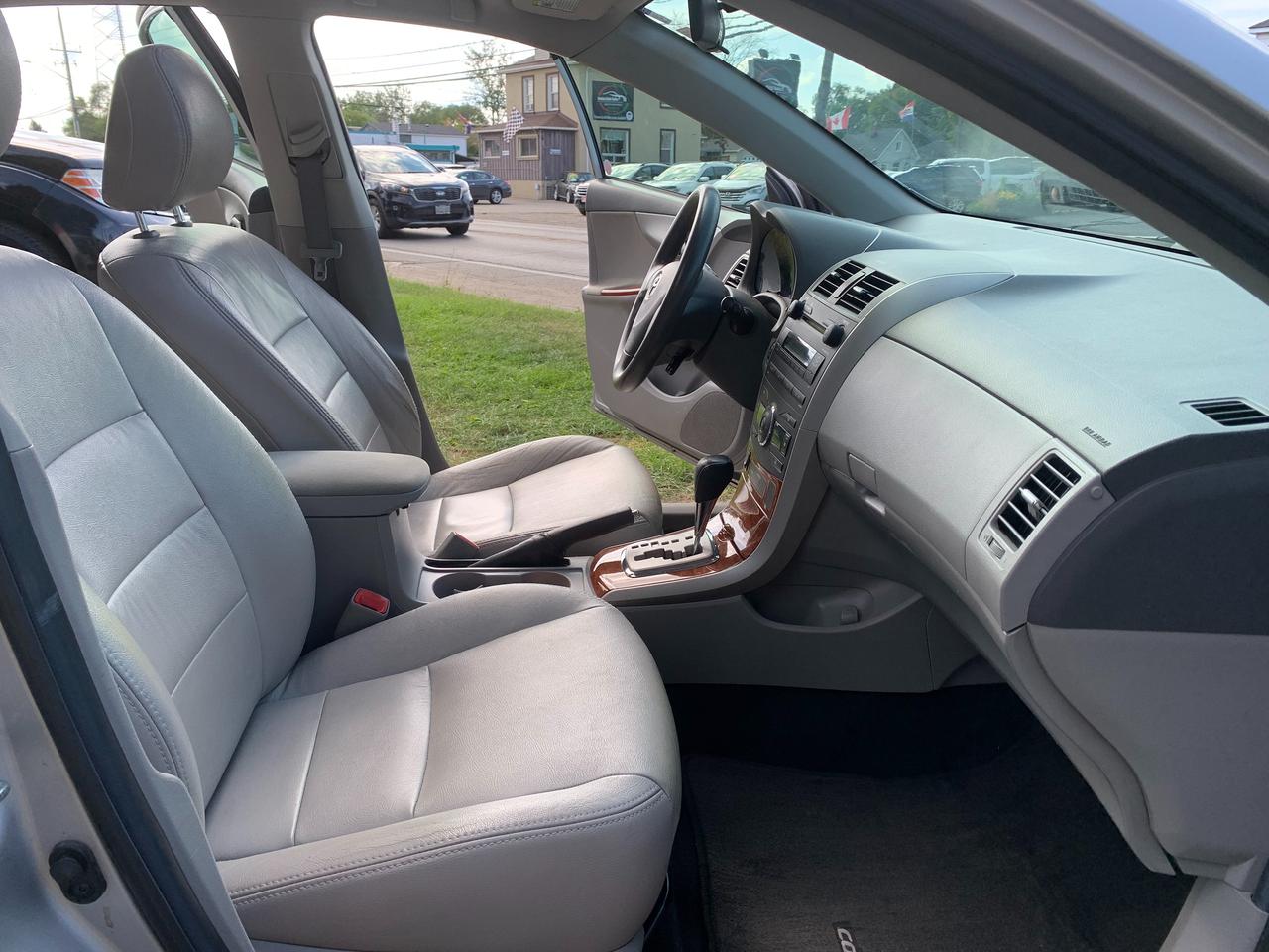 2009 Toyota Corolla DEALER SERVICED CERTIFIED LOADED LOW KMS Photo
