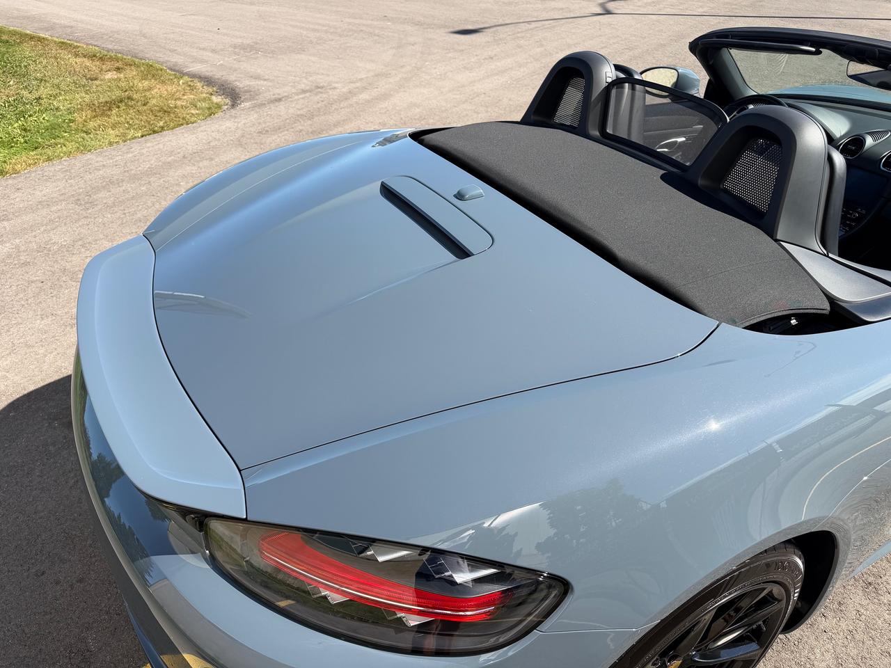 2018 Porsche 718 Boxster Convertible *GREAT YEAR ROUND SPORTS CAR* Photo