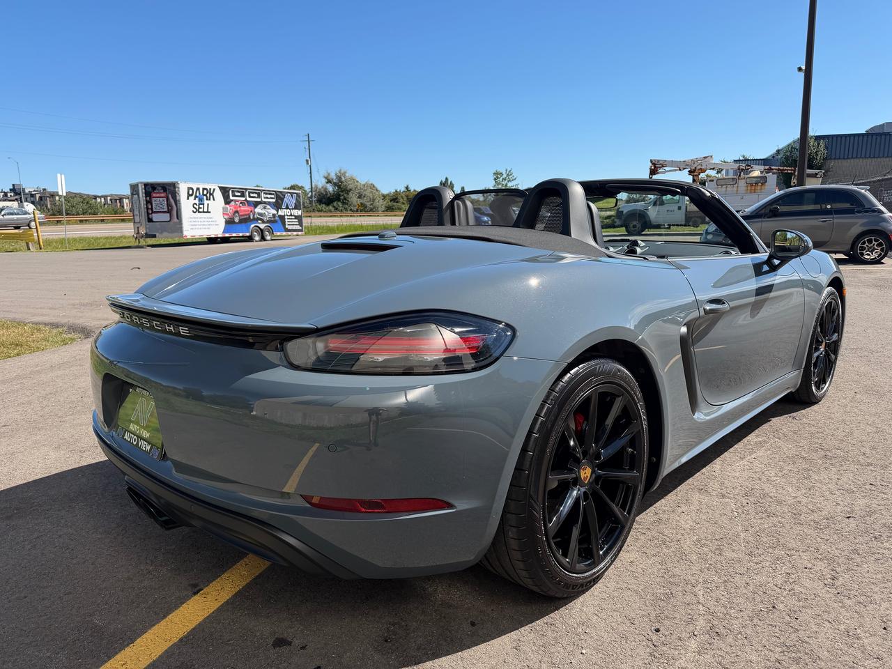 2018 Porsche 718 Boxster Convertible *GREAT YEAR ROUND SPORTS CAR* Photo4