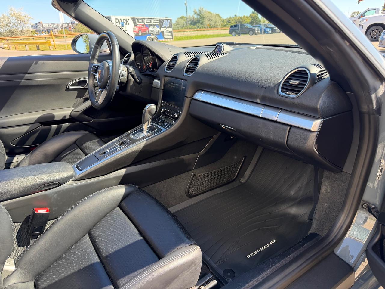 2018 Porsche 718 Boxster Convertible *GREAT YEAR ROUND SPORTS CAR* Photo