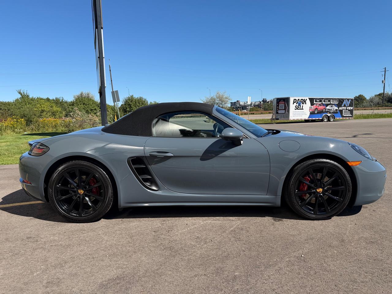 2018 Porsche 718 Boxster Convertible *GREAT YEAR ROUND SPORTS CAR* Photo