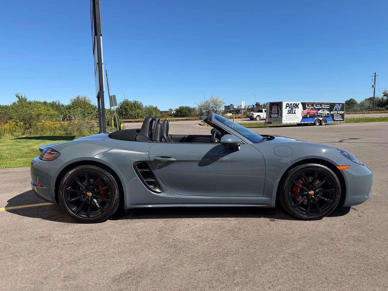 2018 Porsche 718 Boxster Convertible *GREAT YEAR ROUND SPORTS CAR* Photo3
