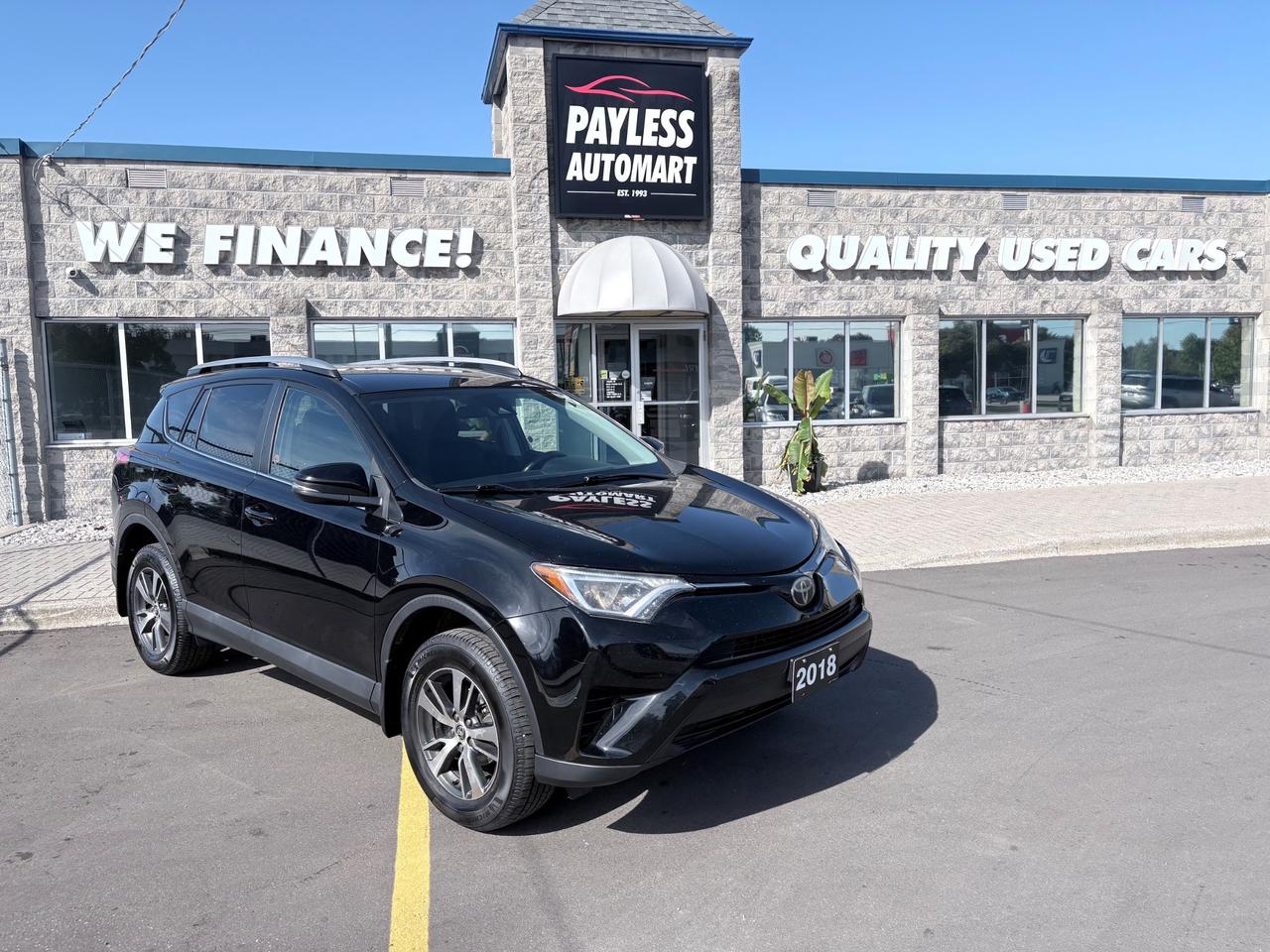 2018 Toyota RAV4 LE Photo0