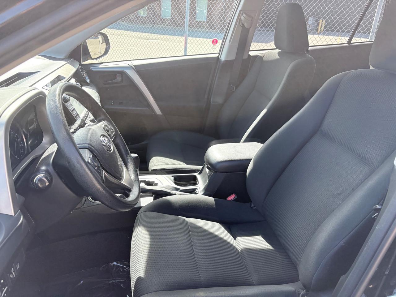 2018 Toyota RAV4 LE Photo