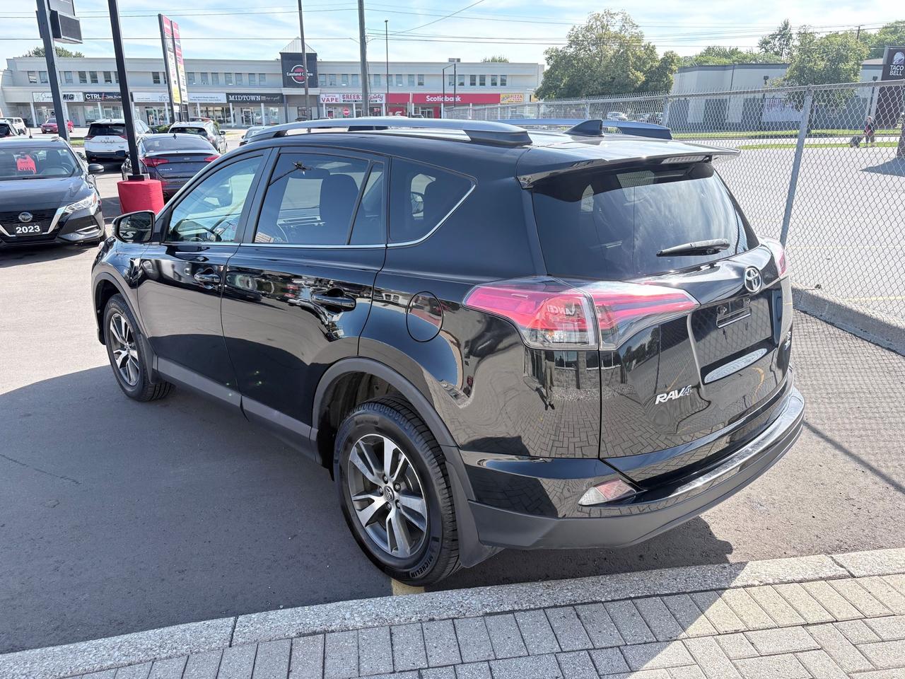 2018 Toyota RAV4 LE Photo