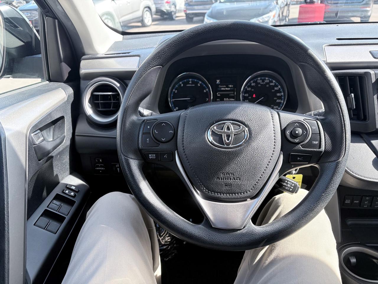 2018 Toyota RAV4 LE Photo
