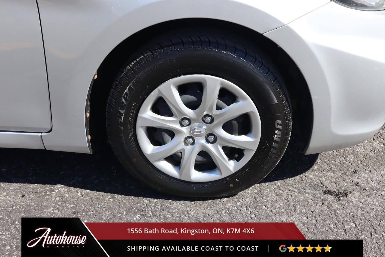 2013 Hyundai Accent GL ONLY 158,500 KM! Photo3