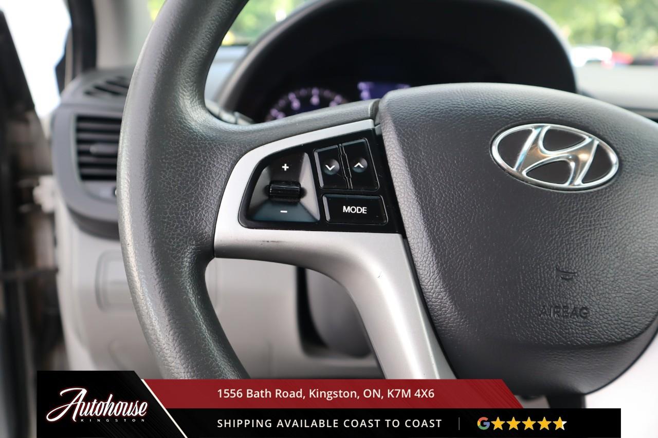 2013 Hyundai Accent GL ONLY 158,500 KM! Photo