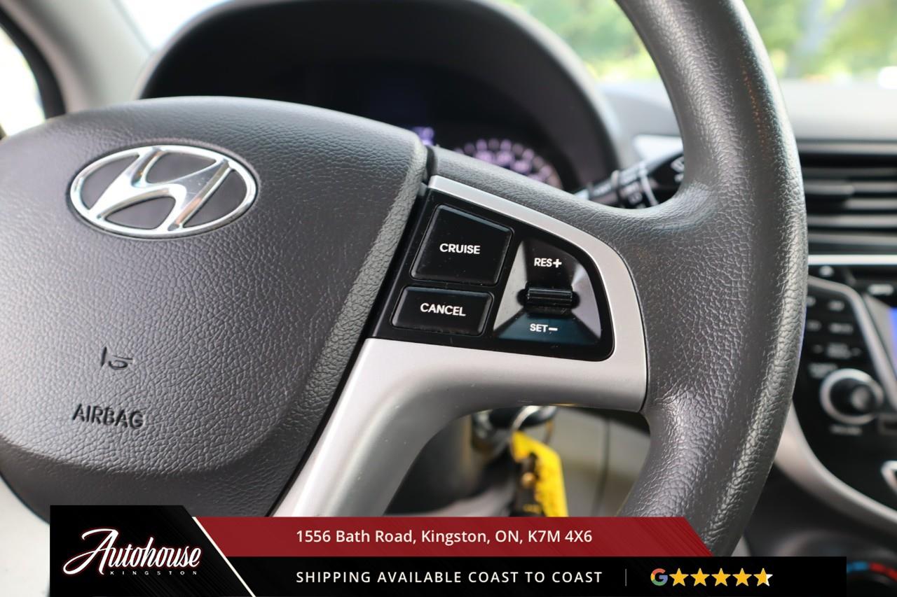 2013 Hyundai Accent GL ONLY 158,500 KM! Photo
