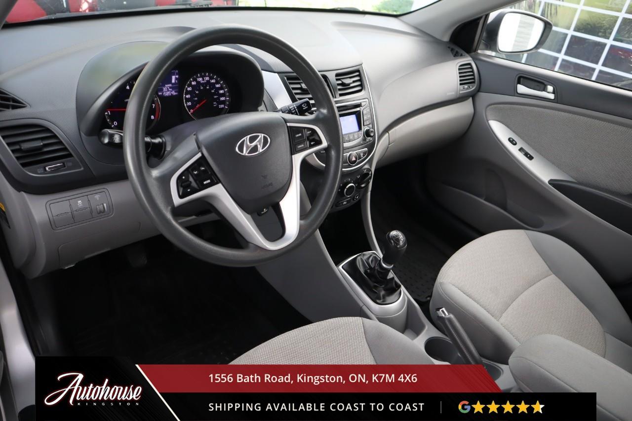 2013 Hyundai Accent GL ONLY 158,500 KM! Photo