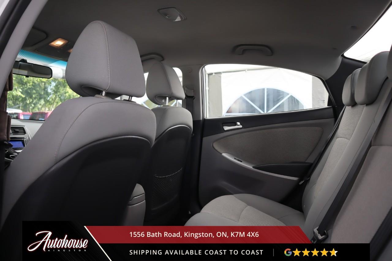 2013 Hyundai Accent GL ONLY 158,500 KM! Photo