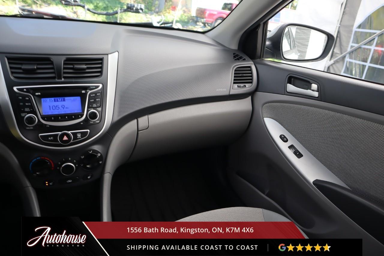 2013 Hyundai Accent GL ONLY 158,500 KM! Photo