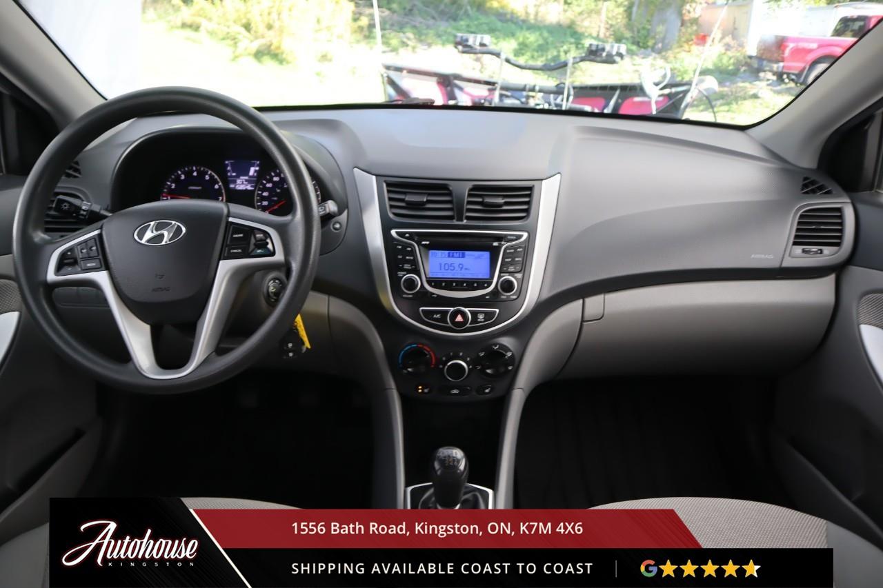 2013 Hyundai Accent GL ONLY 158,500 KM! Photo