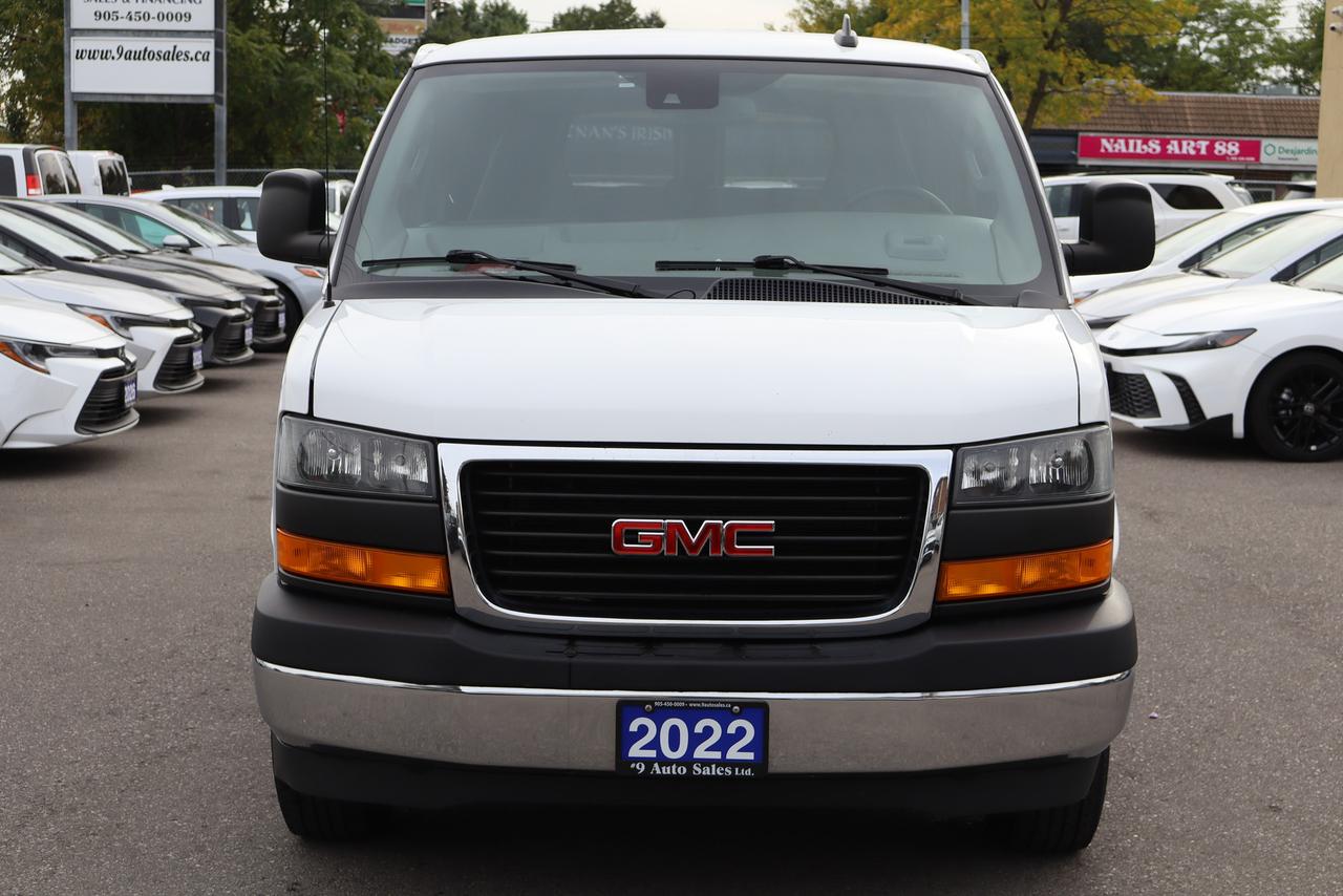 2022 GMC Savana RWD 3500 155" LT Photo1
