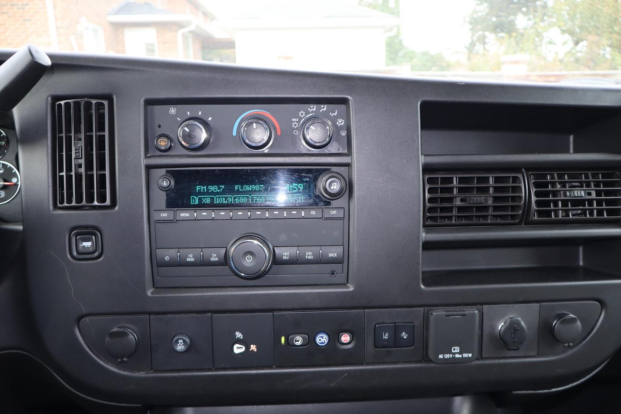 2022 GMC Savana RWD 3500 155" LT Photo