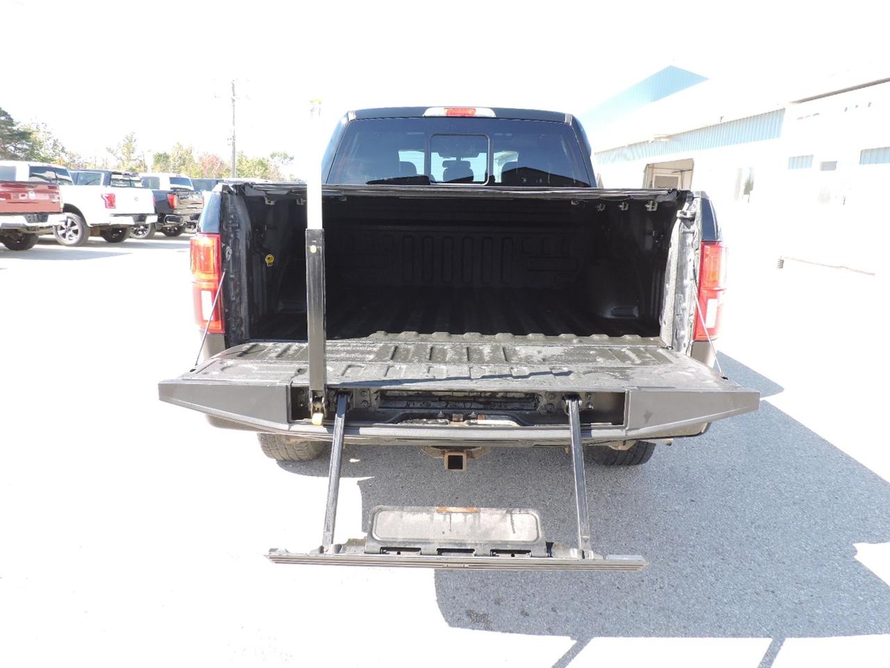2018 Ford F-150 LARIAT/FX4 3.5L 4X4 Loaded New Brakes 220000KM Photo