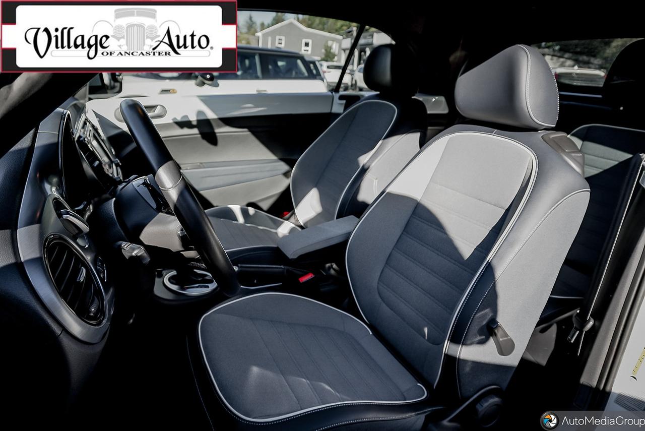 2016 Volkswagen Beetle 2dr Conv Denim Edition Photo
