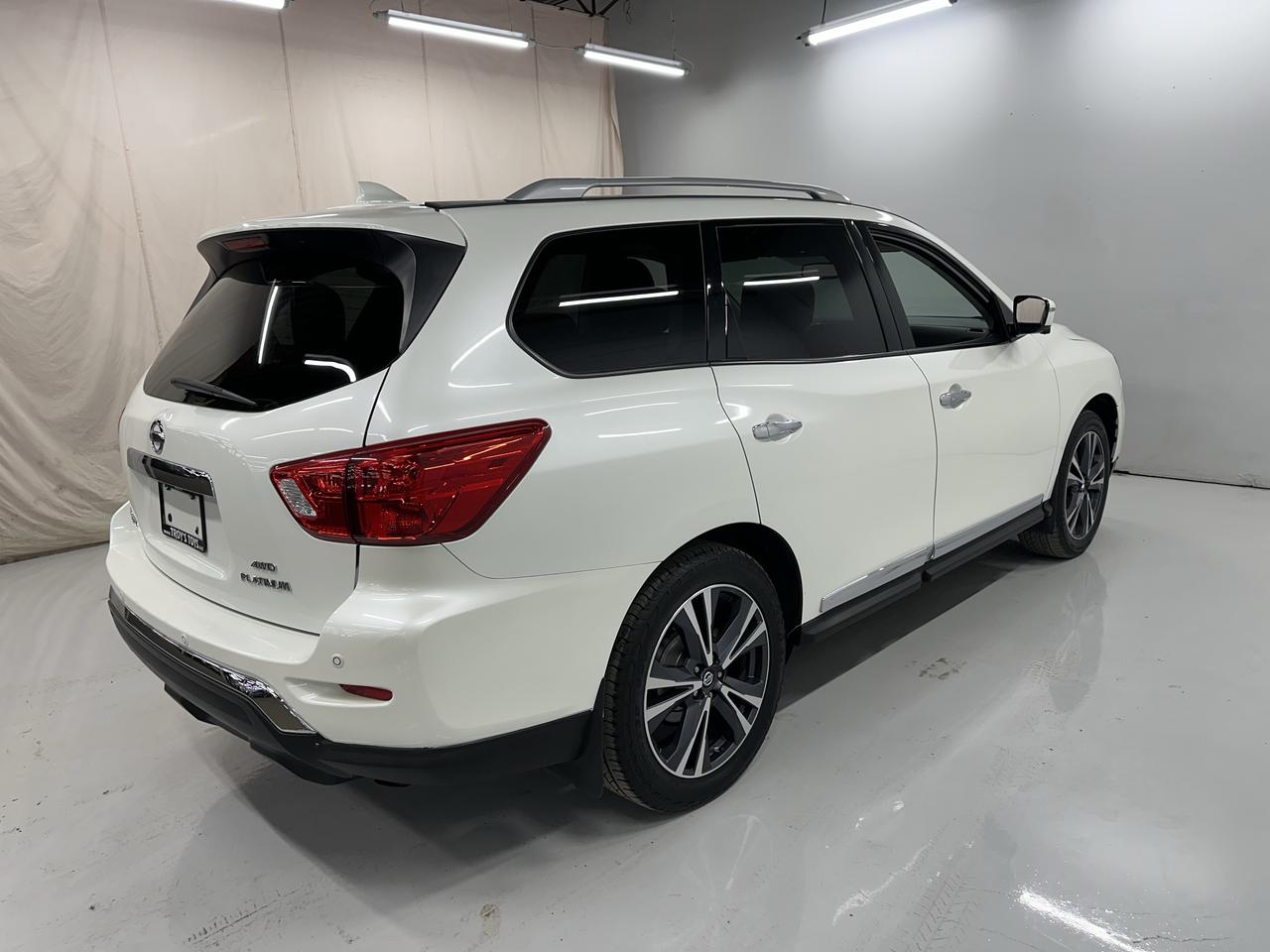 2019 Nissan Pathfinder Platinum Photo17