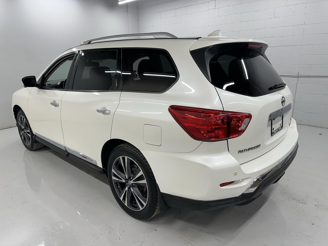 2019 Nissan Pathfinder Platinum Photo15