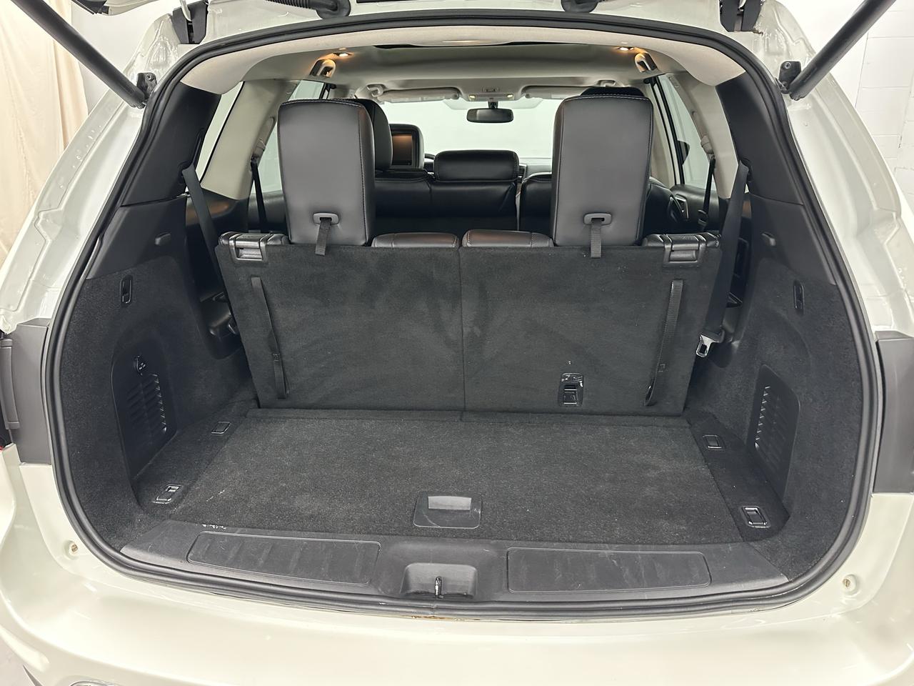 2019 Nissan Pathfinder Platinum Photo18