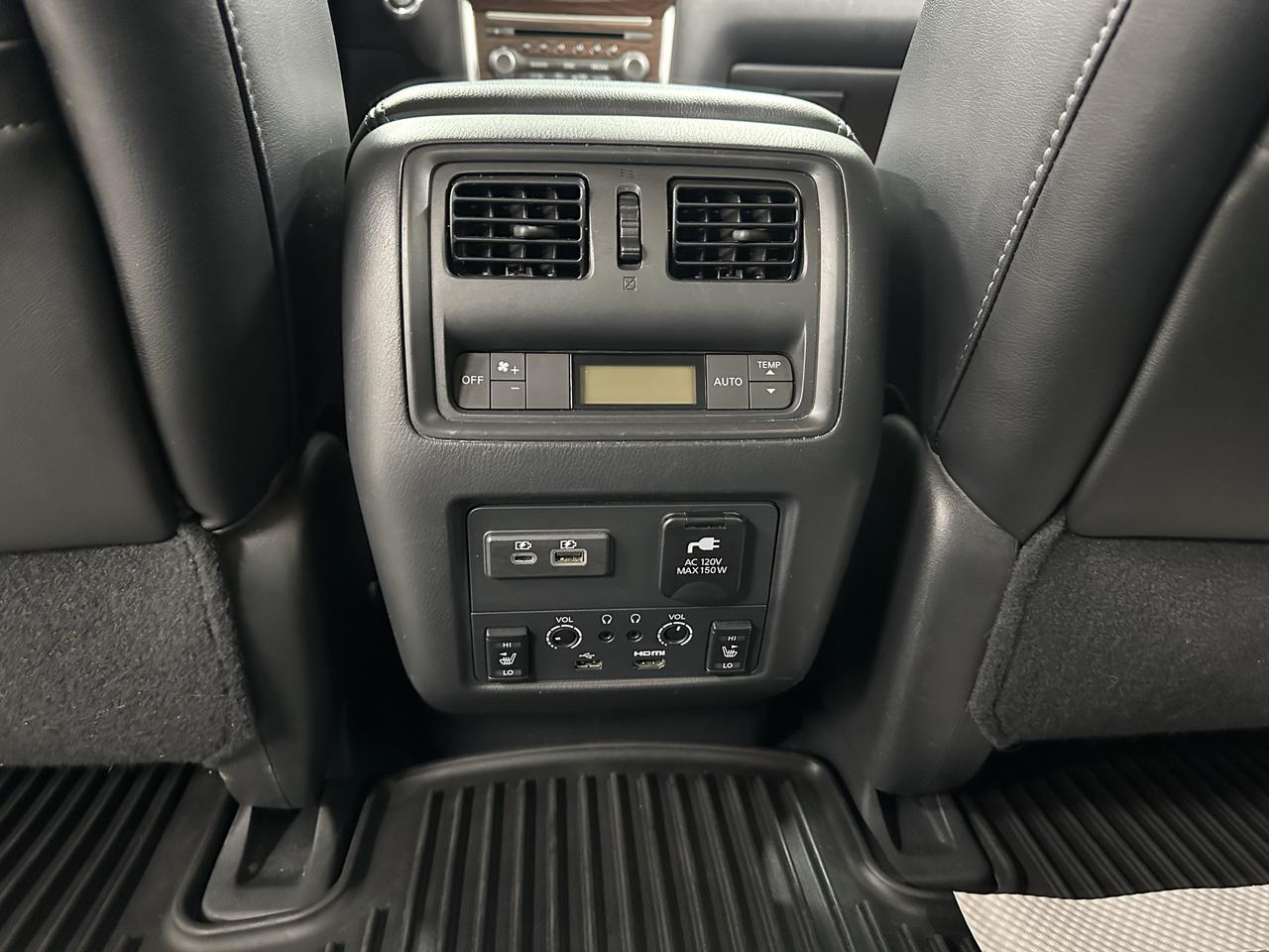 2019 Nissan Pathfinder Platinum Photo14