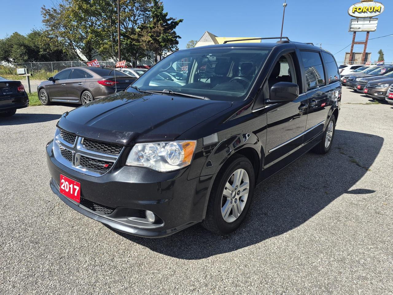 2017 Dodge Grand Caravan Crew Plus Photo