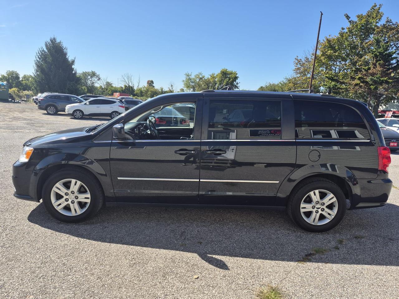 2017 Dodge Grand Caravan Crew Plus Photo