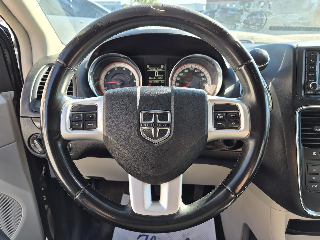 2017 Dodge Grand Caravan Crew Plus Photo