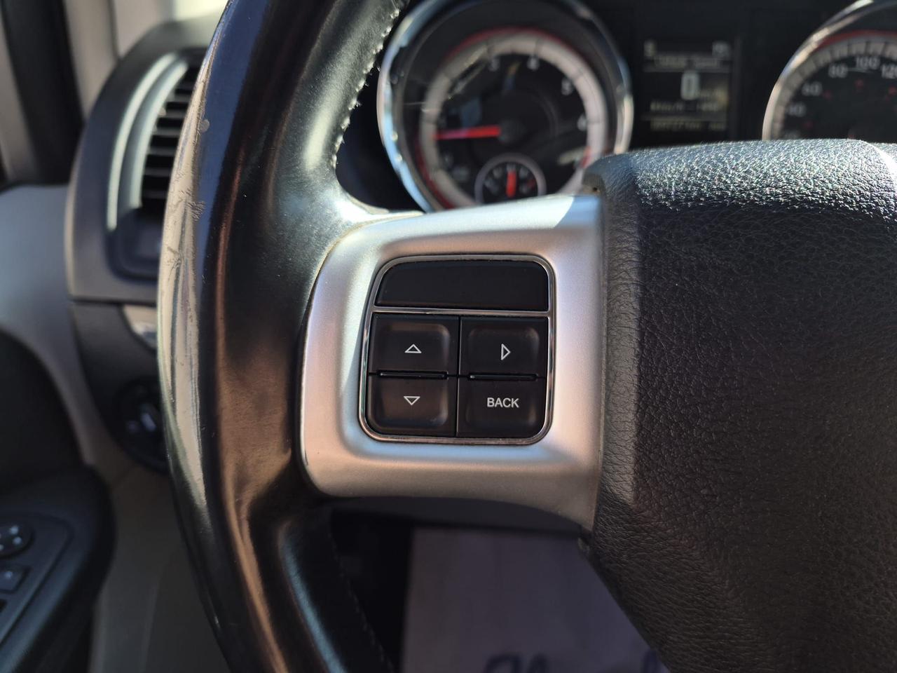 2017 Dodge Grand Caravan Crew Plus Photo
