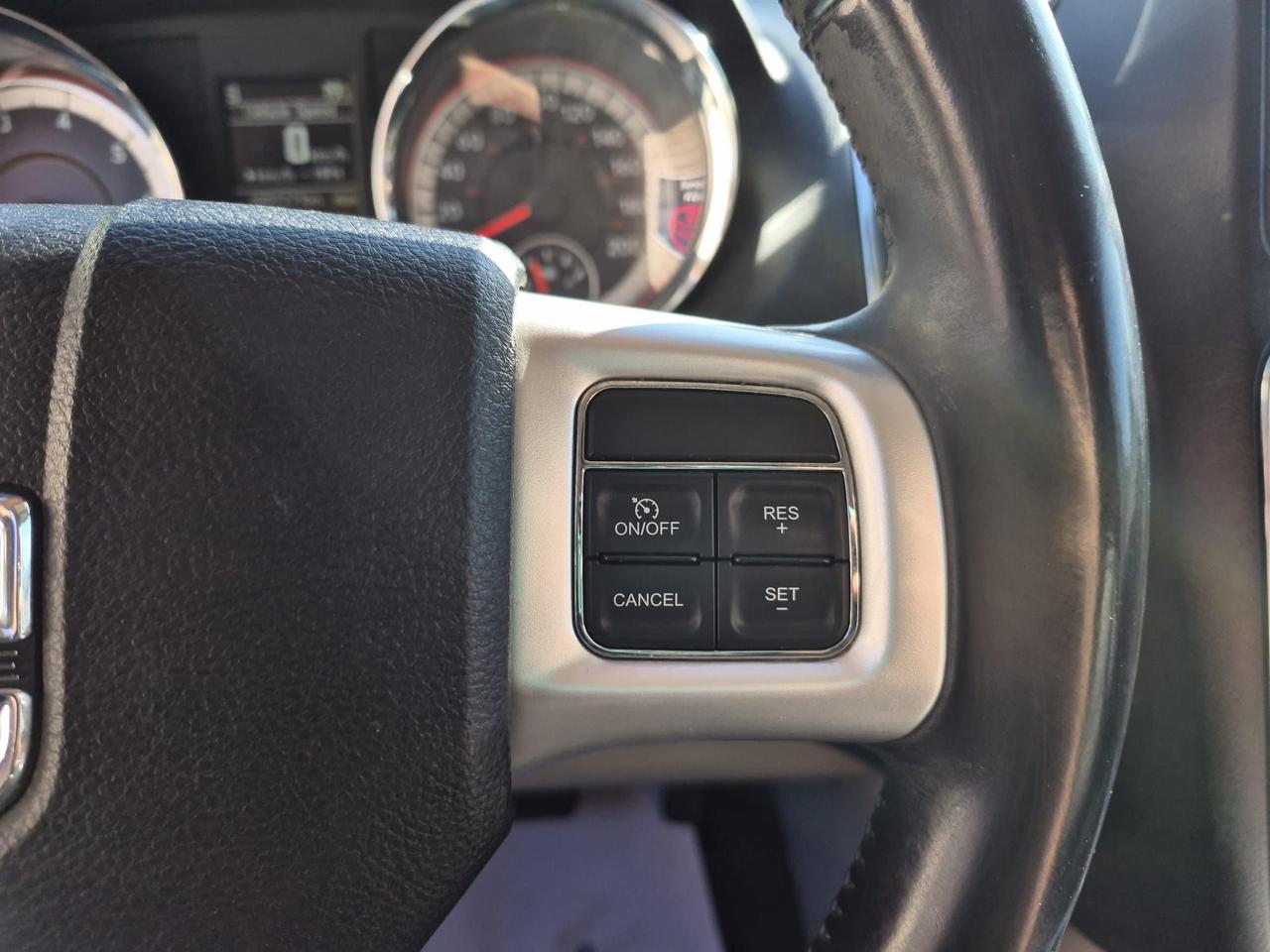 2017 Dodge Grand Caravan Crew Plus Photo
