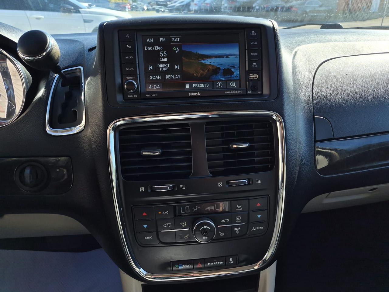 2017 Dodge Grand Caravan Crew Plus Photo