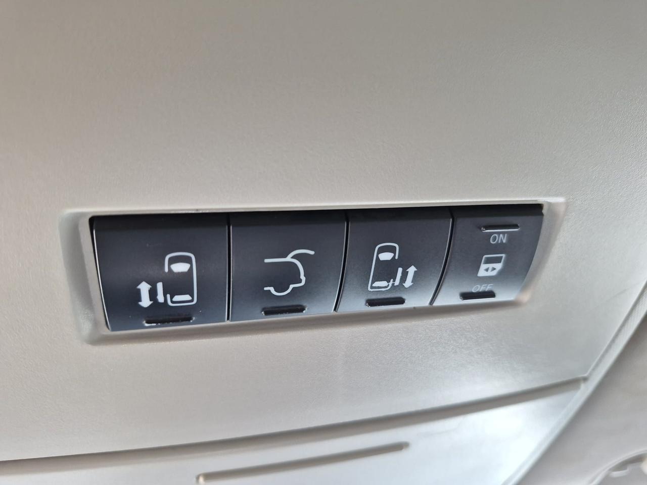 2017 Dodge Grand Caravan Crew Plus Photo