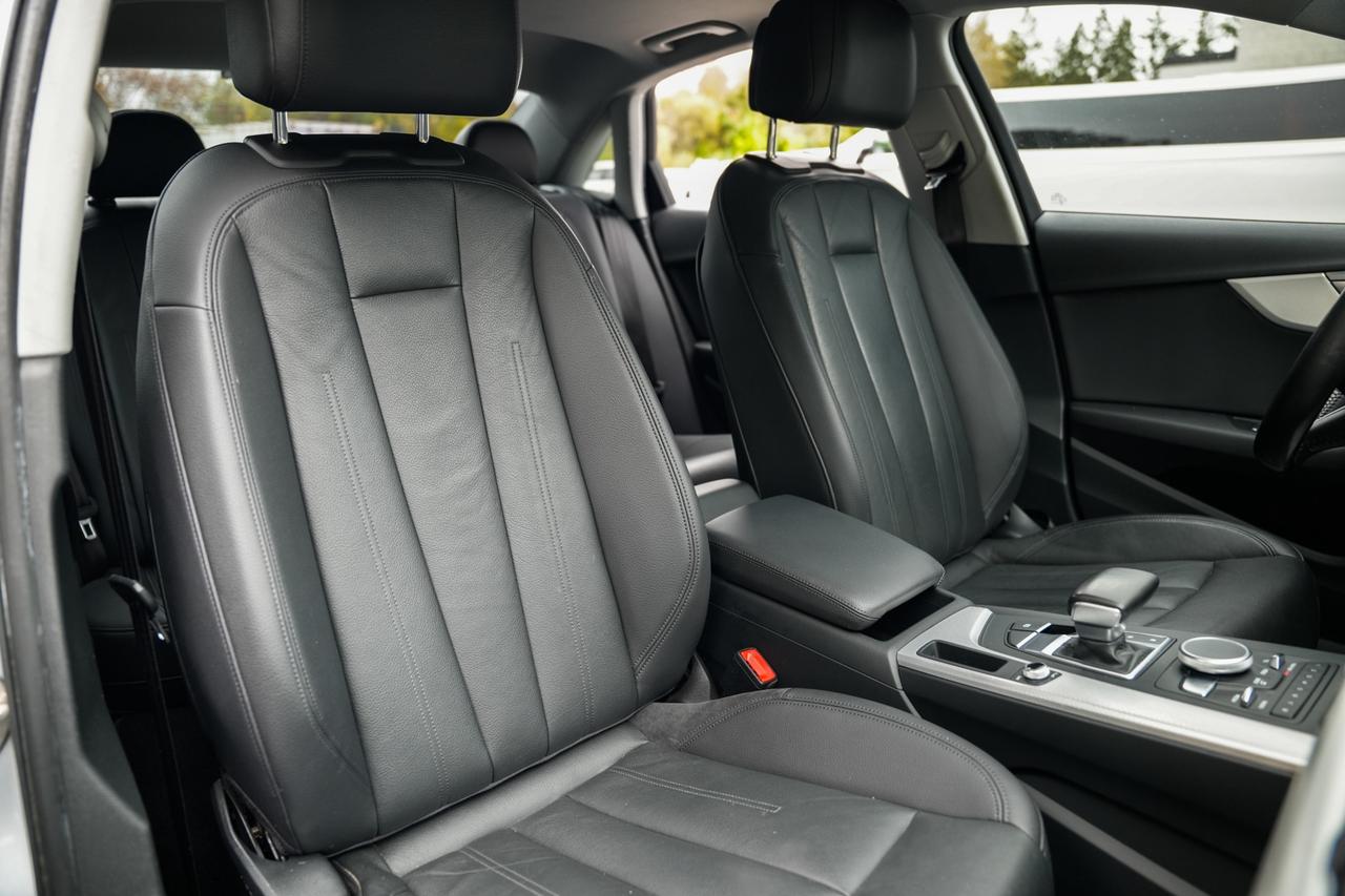 2017 Audi A4 2.0T Progressiv quattro Sedan Photo