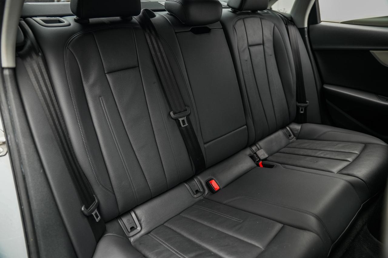 2017 Audi A4 2.0T Progressiv quattro Sedan Photo