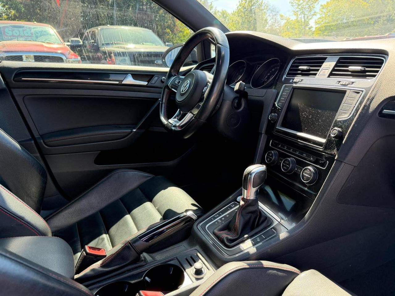 2016 Volkswagen Golf 5dr HB DSG Autobahn Photo